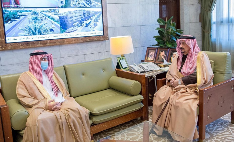 سمو أمير منطقة الرياض صاحب السمو الملكي الأمير فيصل بن نبدر بن عبدالعزيز آل سعود يستقبل رئيس الجامعة 